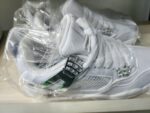 Air Jordan 4 Retro মডেলের স্নিকার্স বা জুতা