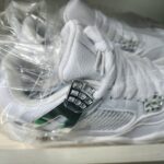 Air Jordan 4 Retro মডেলের স্নিকার্স বা জুতা